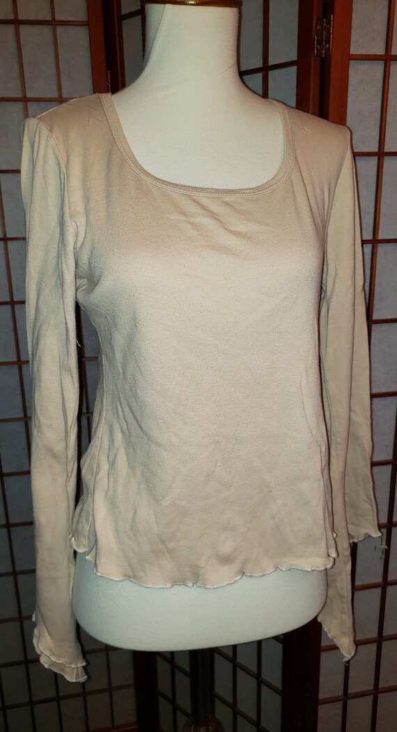 00s abstract bell sleeve