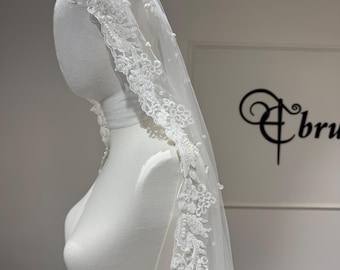Delicate 3 Meter Silk Hijab Veil – Soft French Lace Trim | Handmade Long Tulle Veil for Muslim Brides & Modest Wedding Looks