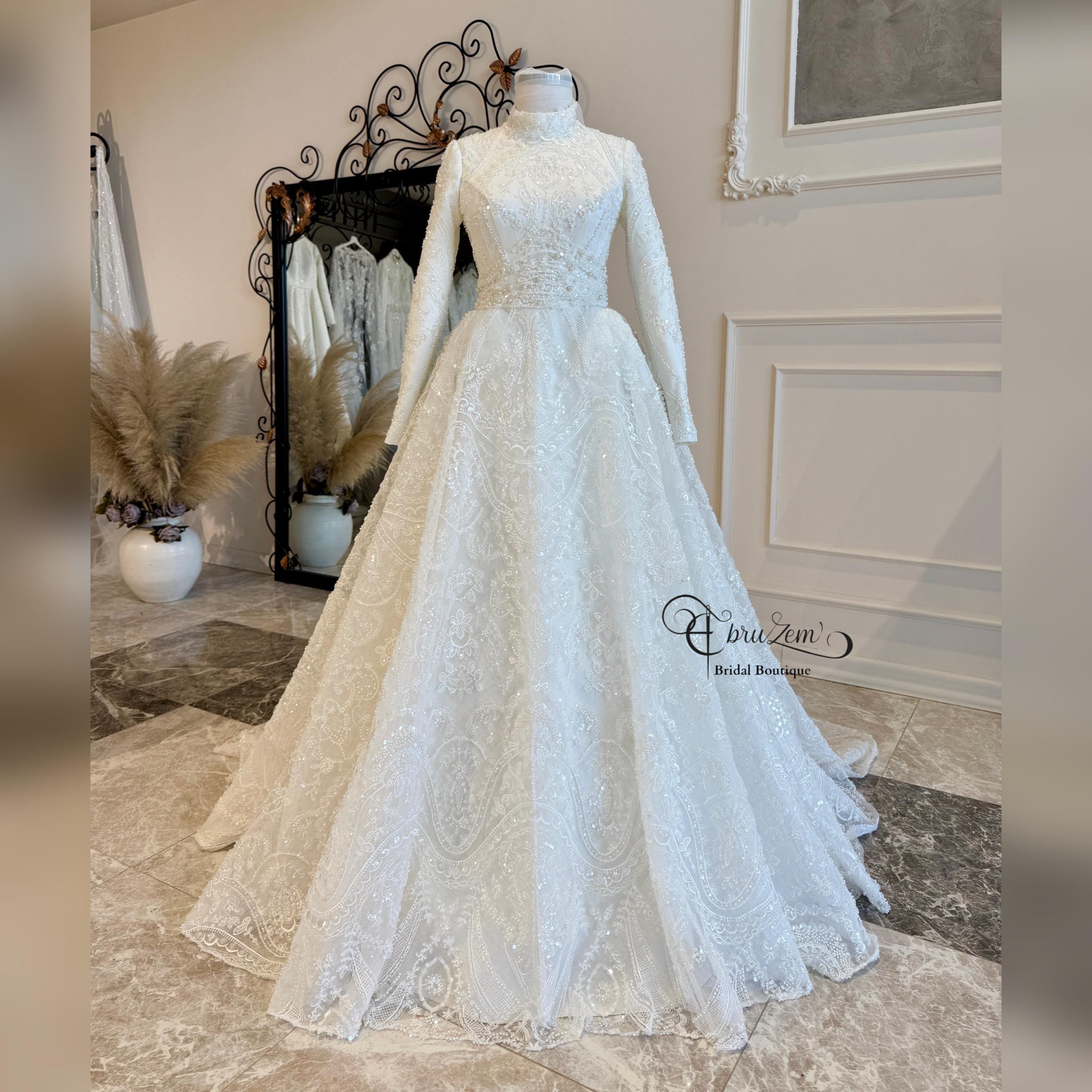 fitted lace wedding dress Modest Lace Wedding Dress with Sleeve,Muslim Bridal Dress with Cape,WD00915, US2 / Black