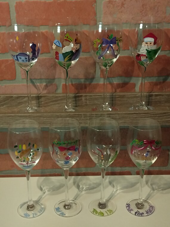 Holiday Wine Glass  Wine glass decor, Wine glass, Large wine glass