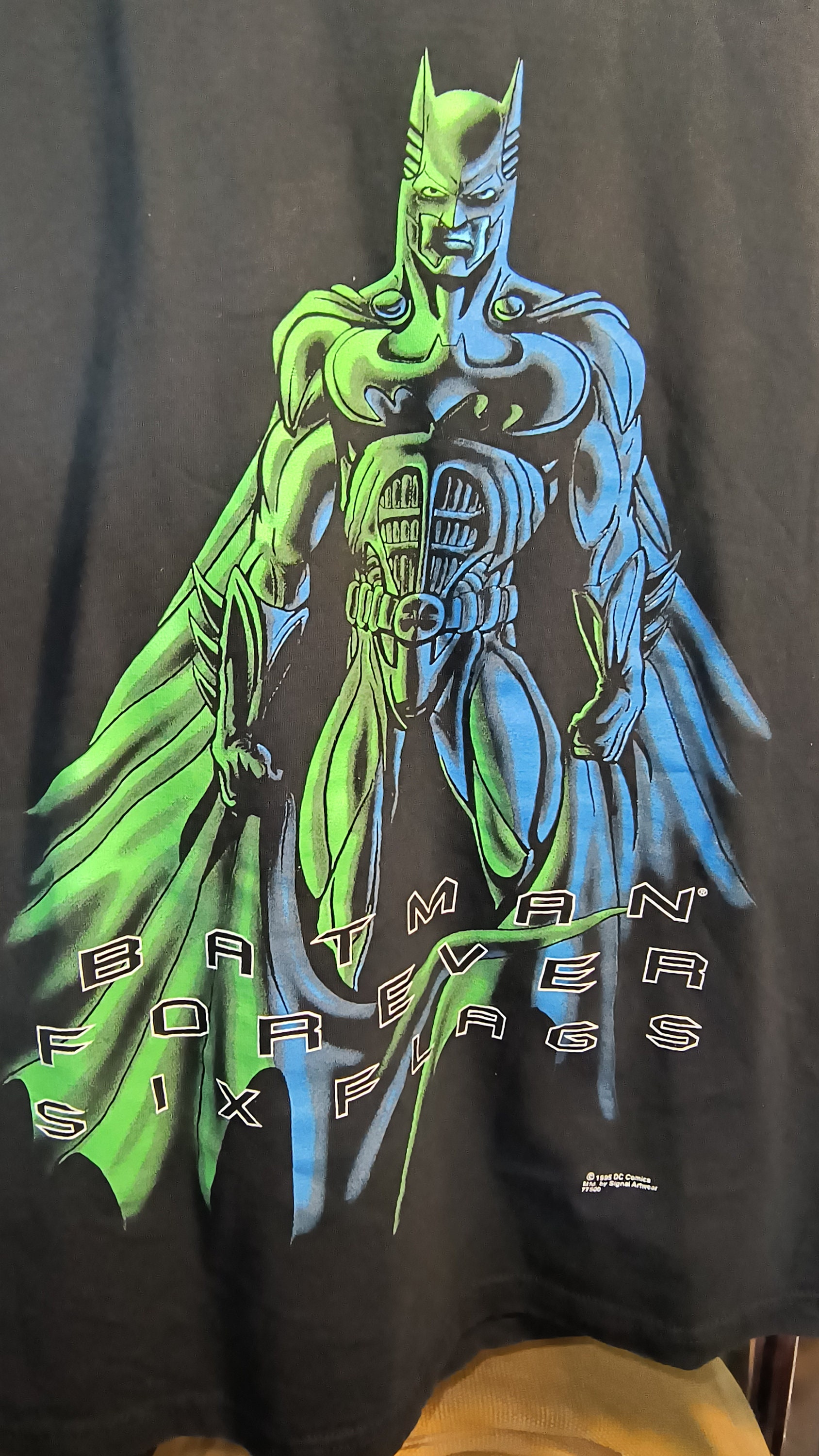 DC Comics: Batman Forever Six Flags Vintage Tee T-shirt 1995