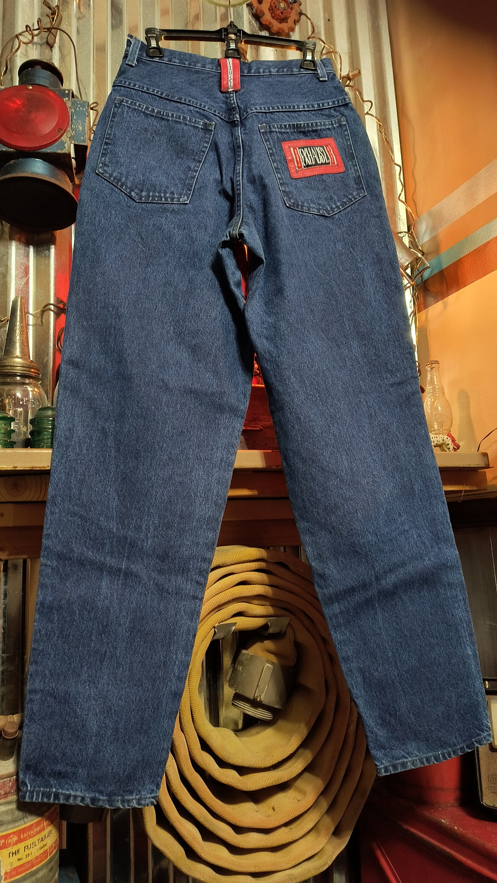 Red Jeans Womanと Blue Jeans il_1080xN.5889505026_lz5k.jpg
