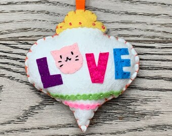 LOVE Cat Ornament Felt Cat Ornament Cute Kitty Magnet Cat Plush Kitty Plushie Personalized Decoration Handmade Cat Ornament Love Ornament