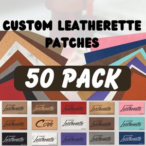 Puede incluir: Un paquete de 50 parches de imitación de cuero personalizados en varios colores y texturas. Los parches están etiquetados como "Leatherette" e incluyen un parche de corcho. El texto "50 PACK" se muestra en letras grandes y en negrita.