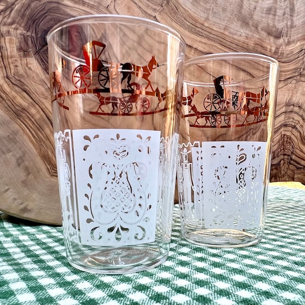 Pair of white+gold Amish Butterprint juice/table wine glasses 1950s by Anchor Hocking - perfect for your retro bar or kitchen! Farm + Horse