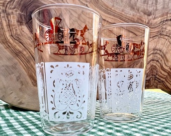 Pair of white+gold Amish Butterprint juice/table wine glasses 1950s by Anchor Hocking - perfect for your retro bar or kitchen! Farm + Horse