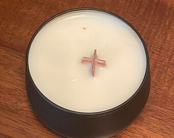 Rocky Mountain Mist - All Natural Soy-Wax, wooden wick candle.