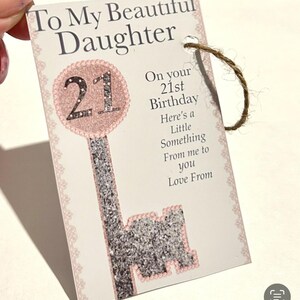 Étiquette-cadeau personnalisée 21e anniversaire pour fille petite-fille filleule nièce soeur cousine 21e anniversaire clé design souvenir unique