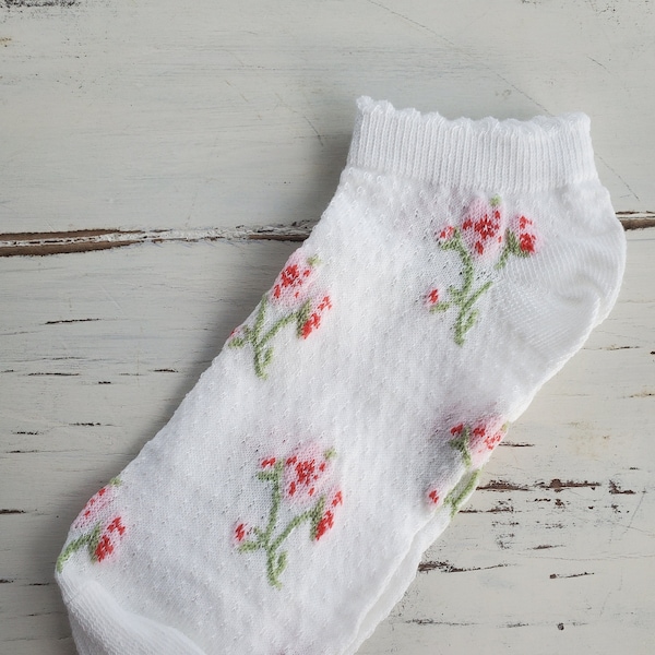 White Vintage Style Socks, Women's Socks, Ankle Length, dress socks, fun socks, cute socks, ankle socks, Lacy socks, floral socks
