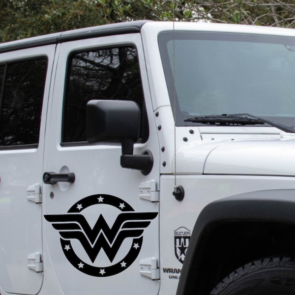 Decal Vinyl wonderwoman / window car / laptop / tumbler / bumper / stickers car