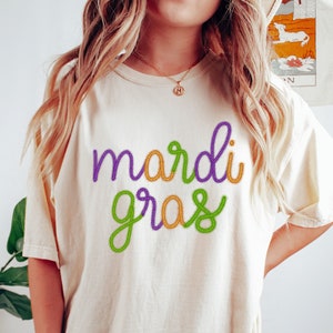 Retro Mardi Gras Sweatshirt, Mardi Gras Carnival Shirt, Fleur De Lis Tee, Fat Tuesday, Women Mardi Gras Costume, New Orleans Cruise Shirt
