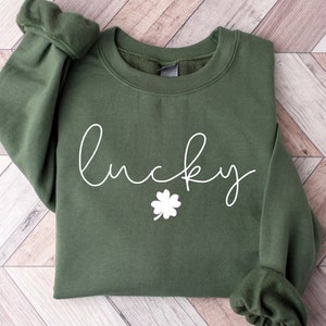 Lucky Sweatshirt, Clover Sweatshirt, St Patricks Day Sweatshirt, Lucky Sweater, Clovers, Simple Holiday Sweater, Saint Patrick&#39;s Pullover