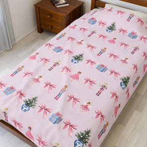 Manta navideña de Cascanueces, bonita manta navideña, regalo de ballet de Cascanueces, regalo de Navidad para amantes del ballet, coqueta manta de Cascanueces imagen 7