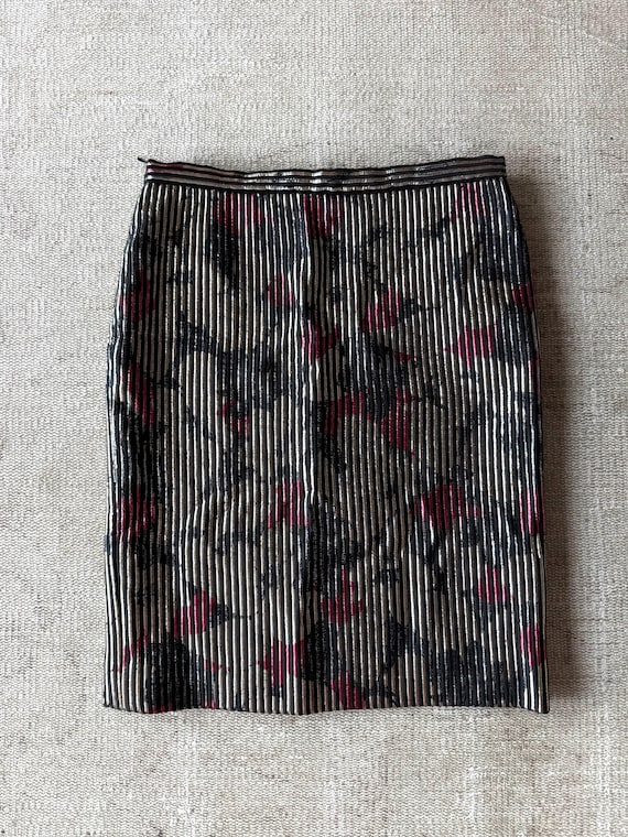 Valentino Boutique / Miss V, Vintage 90s Valentino Night lamé pencil Skirt: gold red black