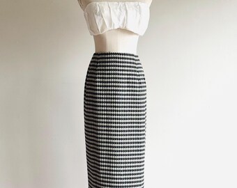 Falda midi vintage Yeohlee con estampado de pata de gallo, geométrica en blanco y negro, años 80
