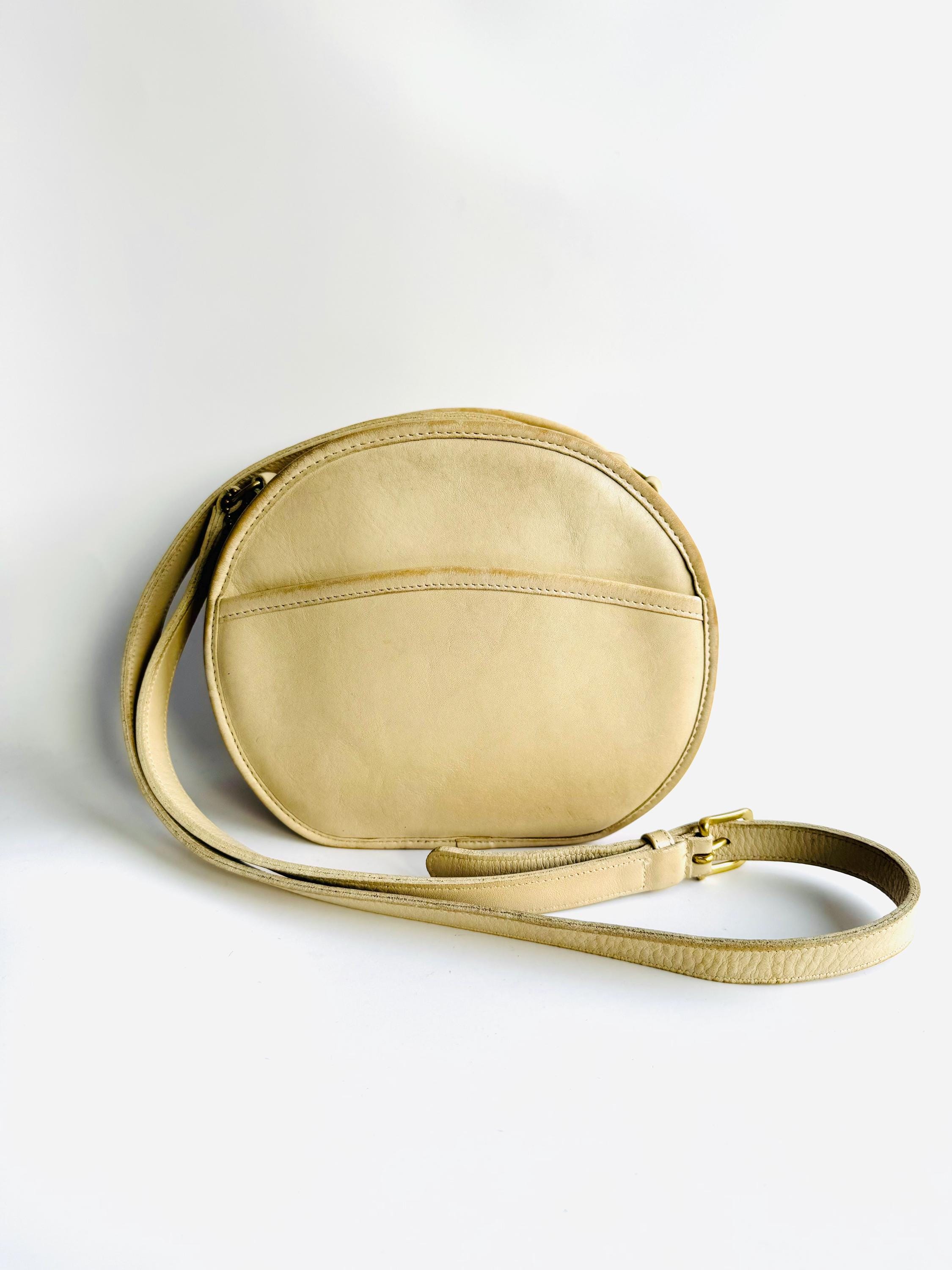 Vintage Coach New York Leather Chester Round Cross Body Vintage Coach New York Leather Chester Round Cross Body