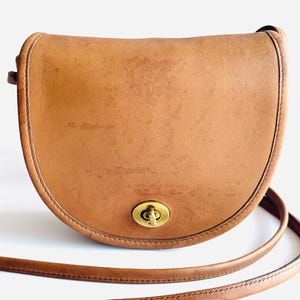Vintage Coach New York black mini Bag 9825 tan leather with Brass Hardware, made in theUnited States 80s / 90s, turnlock Closure,  crossbody