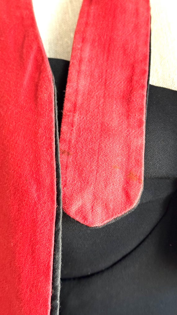 Vintage 20s / 30s reversible red and black cape - image 13