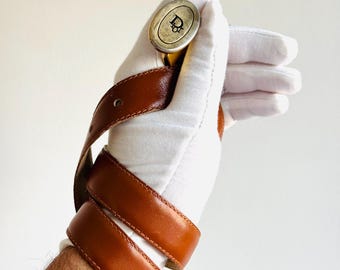 Vintage 80s Lanvin Red Leather Belt: Adjustable Gold Buckle  display picture 3
