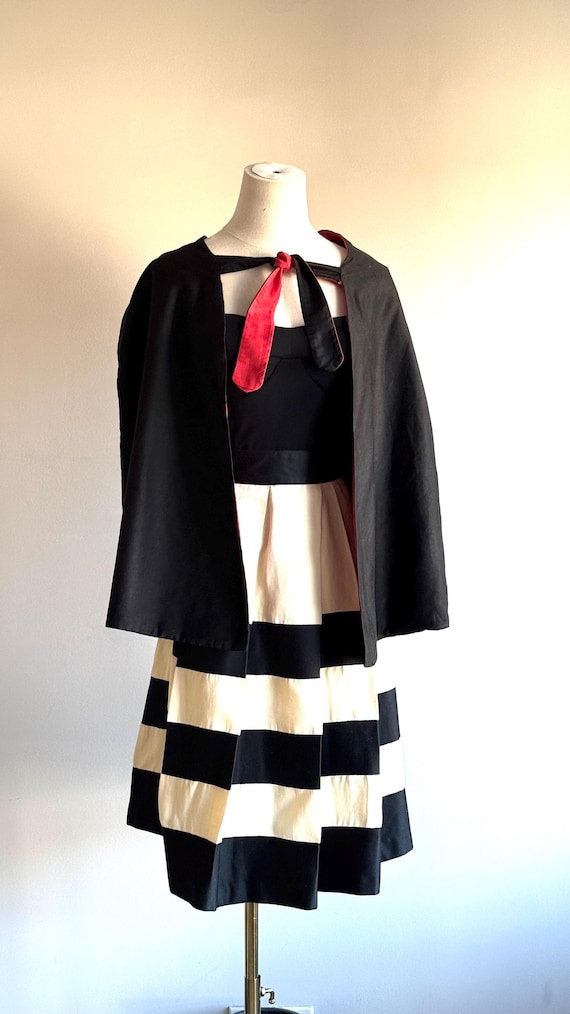 Vintage 20s / 30s reversible red and black cape - image 7