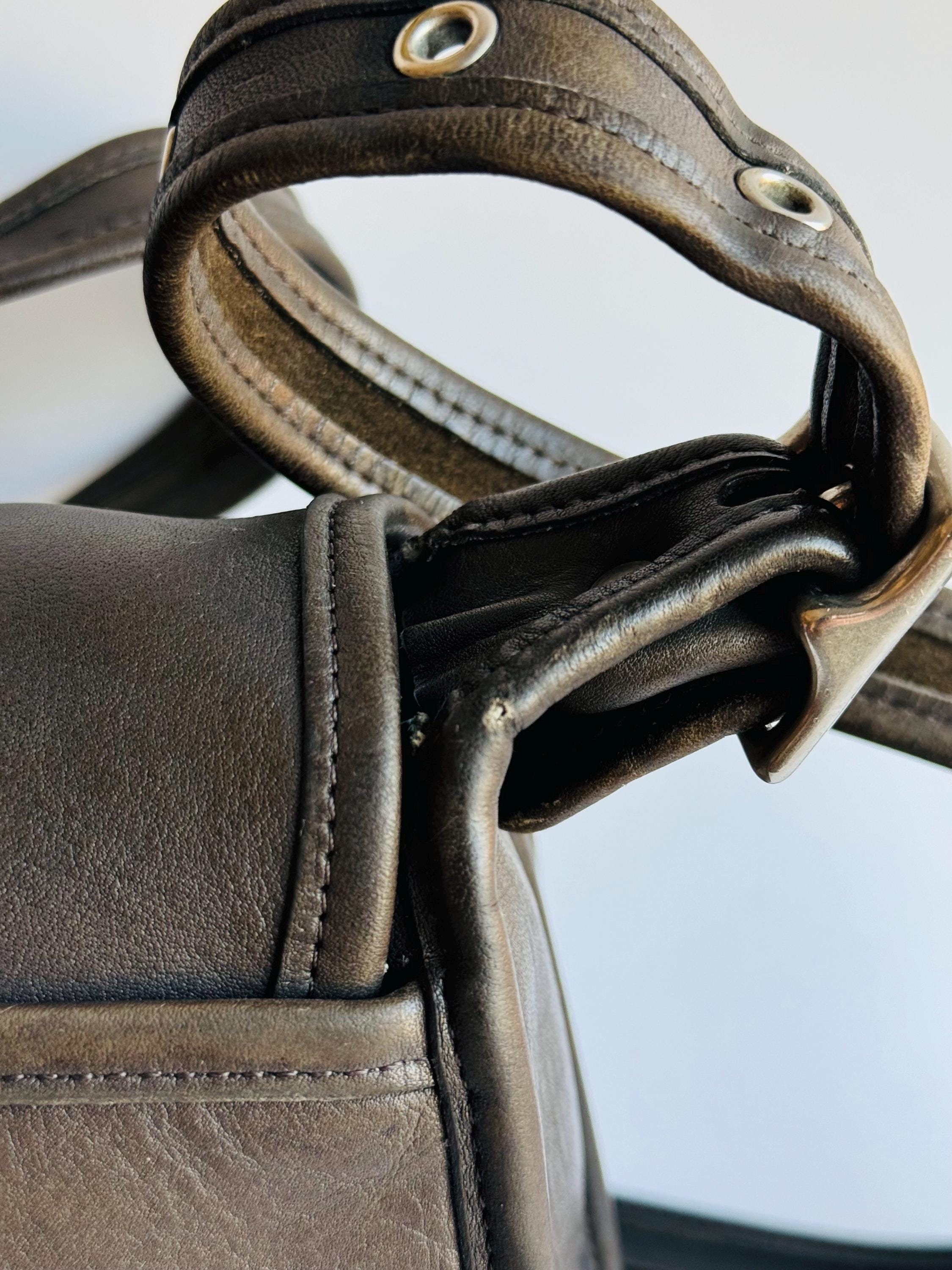 バッグ 00s old coach 9061 shoulderbag leather Coach Vintage 9061 Black Leather Legacy Crossbody Shoulder
