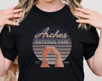 Arches National Park Shirt Arches Tshirt Souvenir National Park Trip Utah Arches T-shirt Desert Hiking Shirt