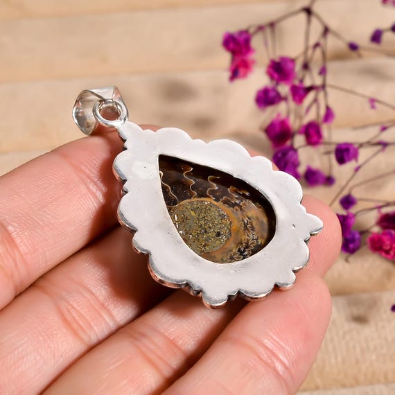 ハンドメイドスターリングシルバーアンモナイトペンダント：ボヘミアン