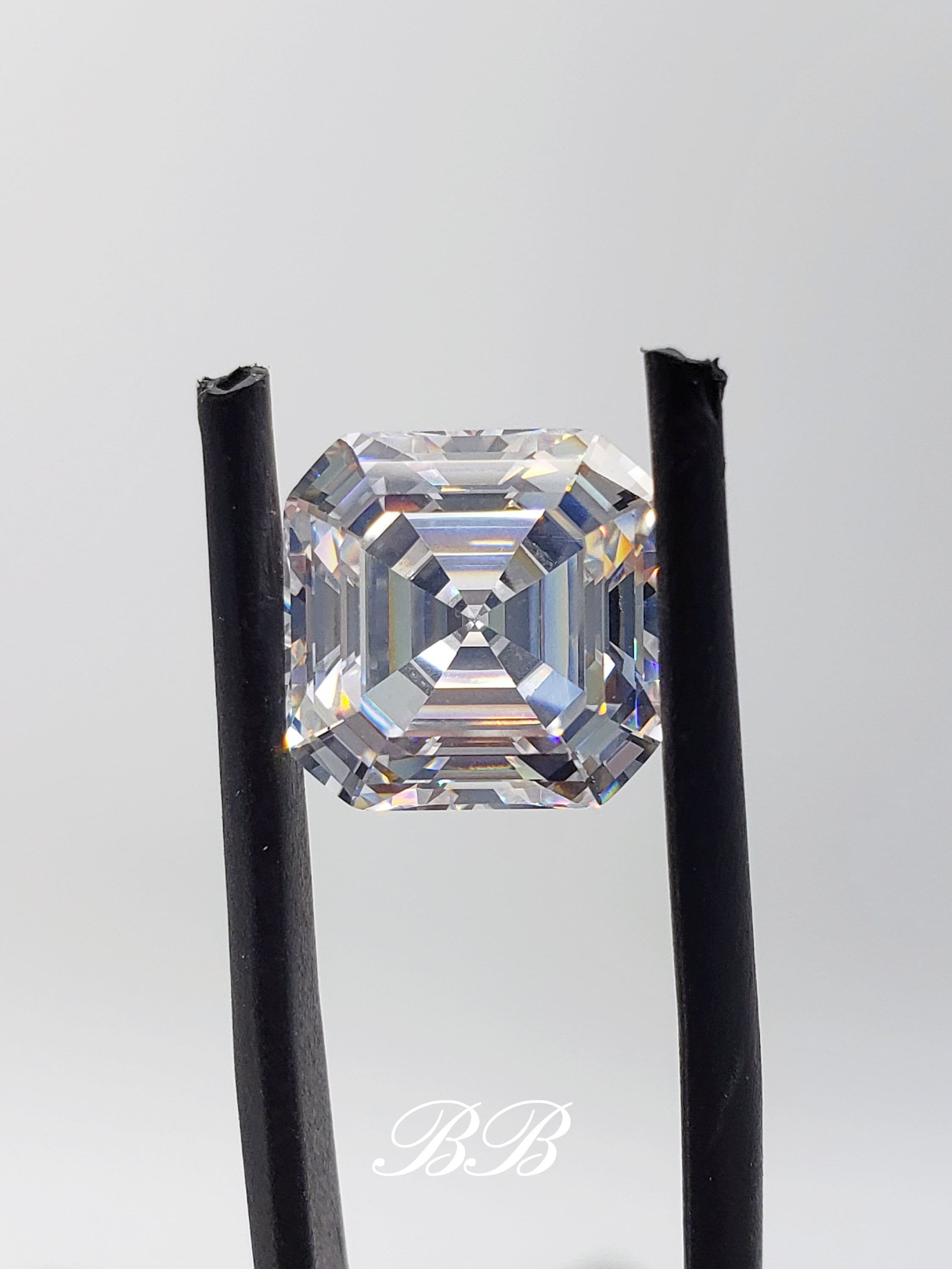 ZIRCONE VIOLA 5.5 CT MEDIO TAGLIO BRILLANTE 9 Mm IMPECCABILE  143799