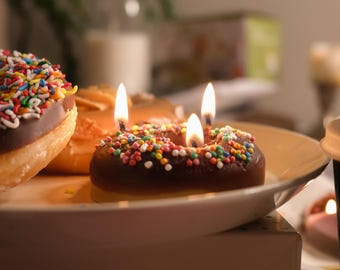 Bougie donut réaliste — Bougie dessert parfumée boulangerie fraise chocolat sucrée Bougie d'hiver décorative unique faite main, cadeaux pour la cuisine