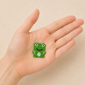 Toppa ricamata a forma di rana carina / Toppa termoadesiva a forma di rana kawaii / Mini toppa a forma di rana per zaino, giacca, cappello, borsa e abbigliamento fai da te