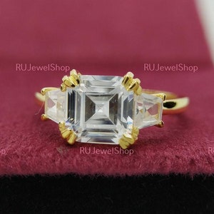 2.50ct Asscher Cut Diamant Verlobungsring Asscher & Trapez Drei Steinring Massiver 14K Gelbgold Verlobungsring für Frauen Versprechen Ring
