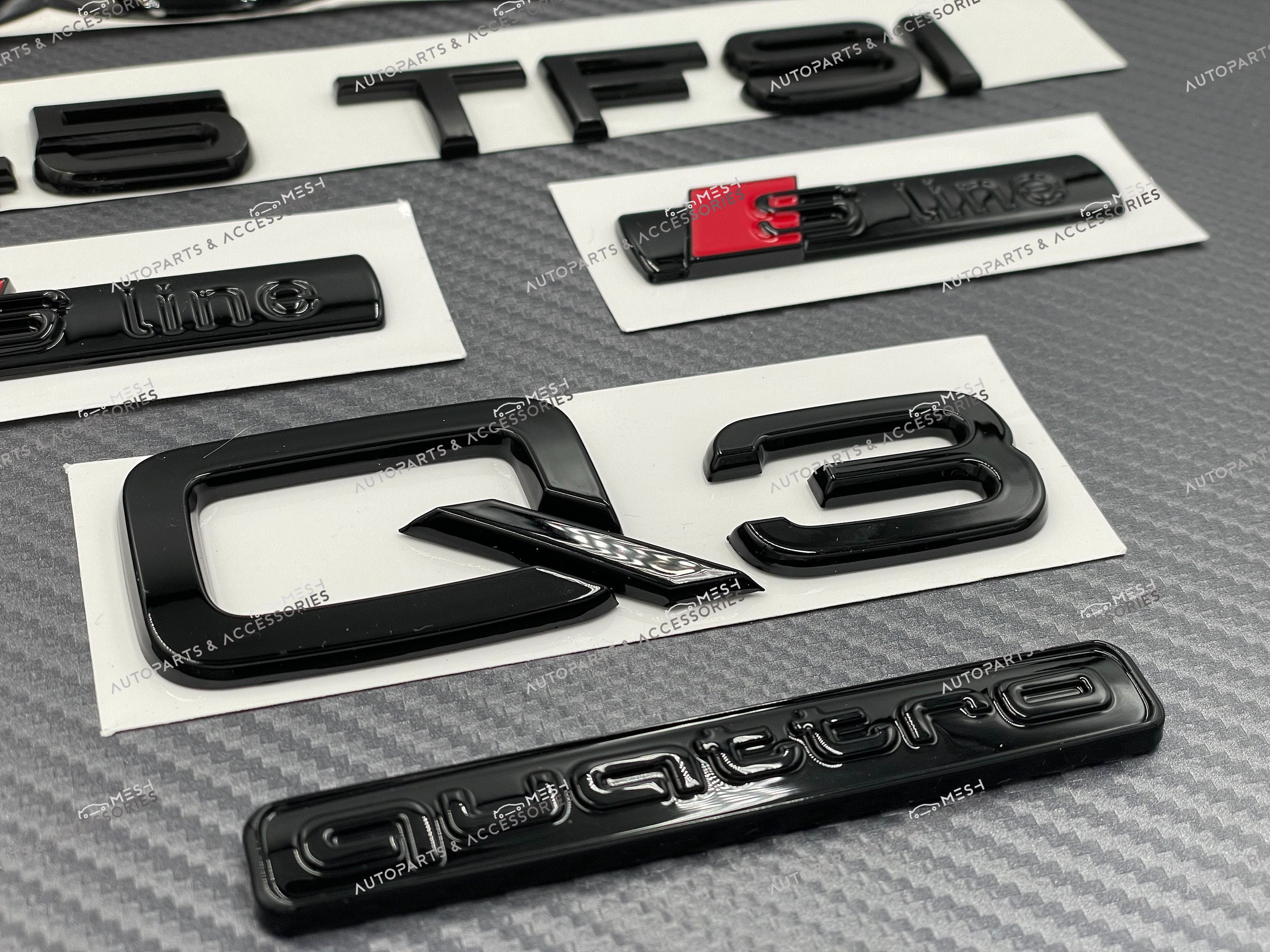 2 Stück Audi Emblem Aufkleber - Für A8 TT Q2 Q3 Q5 Q7 Q8 S-Line | Selbstklebend Kofferraum