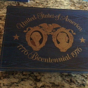 Avon collectors 1776 Bicentennial soap dish/plate.