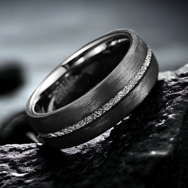 Ombre | Anneau de tungstène en argent météorite avec incrustation de fibre de carbone | Bande de mariage | Bande de promesse | Cadeau d'anniversaire | Fiançailles | 8mm