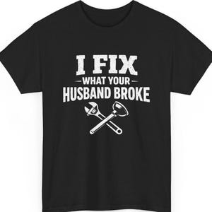 Camiseta divertida de fontanero / Regalo de fontanero para hombres / Camiseta de broma de fontanería / Camiseta de trabajo de comerciante / Regalo para papá, marido o aprendiz