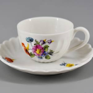 Nymphenburg miniature cup and saucer round hand-painted waves D5cm