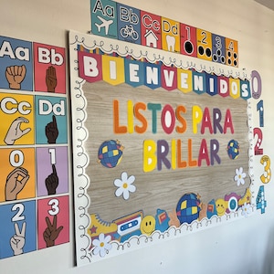Super Set Decorativo Salón de Clases.  Variedad de recursos para dar la bienvenida, trabajar destrezas y decorar el espacio de aprendizaje.