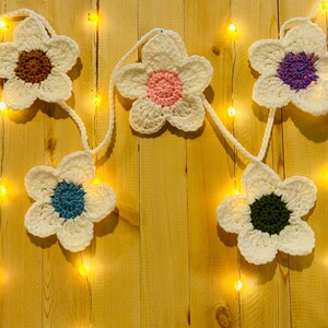 Crochet Flower Garland, Garland with Flowers, Crochet Wall Hanging, Garden Wall Art, Crochet Flower Motifs, Decorative Flower Garland