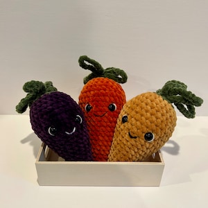 Crochet Carrot Plush, Handmade Carrot, Play Food, Crochet Carrot, Amigurumi Food, Carrot Amigurumi, Crochet Vegetables, Carrots