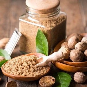 Organic Nutmeg, Pure Nutmeg Spice, Village Product Authentic Spices, Traditional and Gourmet Flavor Myristica fragrans Spice