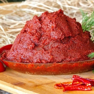 Bio Peperonipaste, hausgemachte Pfefferpaste ohne Zusatzstoffe, Dorfprodukt Authentische Lebensmittel, Pfefferpaste mit traditionellem und Gourmetgeschmack