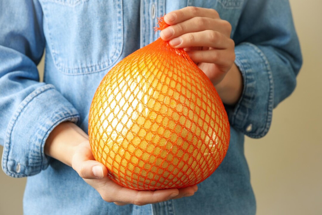 Frische BioPomeloFrucht, große PomeloFrucht aus unserem eigenen