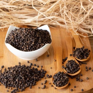 Organic Black Pepper Grain, Black Pepper Spice, Village Product Grain Black Pepper, Traditional and Gourmet Flavor Grain Black Pepper Spices