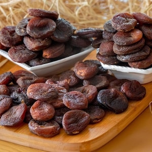 Organic Dried Apricots, Homemade Dried Apricots Without Additives, Authentic Village Products, Natural and Sun Dried Apricots
