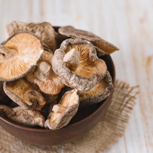 Organic Dried Shiitake Mushroom, Natural Shiitake Mushroom, No Additives and Preservatives, First Quality Shiitake Mushroom