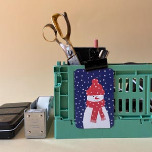 Mini tarjeta de muñeco de nieve: tarjeta invernal minimalista para niños y adultos, inserto de regalo y felicitación navideña.