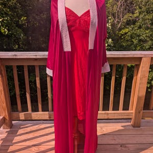 Vintage Val Mode Berry Pink Fuschia Robe Nylon Small MCM 80s Lingerie
