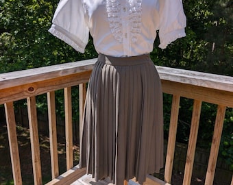 Vintage Pleated Skirt Union Made USA Anne Klein Taupe Wrap 100% Wool Medium