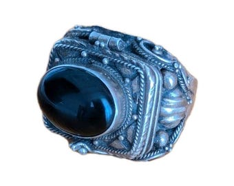 Vintage Onyx Poison Ring Intricate 6 Sterling Locket Cabochon Black Silver