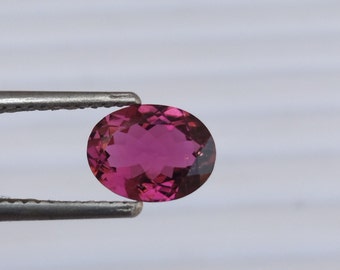 Oval Pink Tourmaline Gemstone: 1.10 ct Faceted Jewelry Stone (7.80x6 MM)